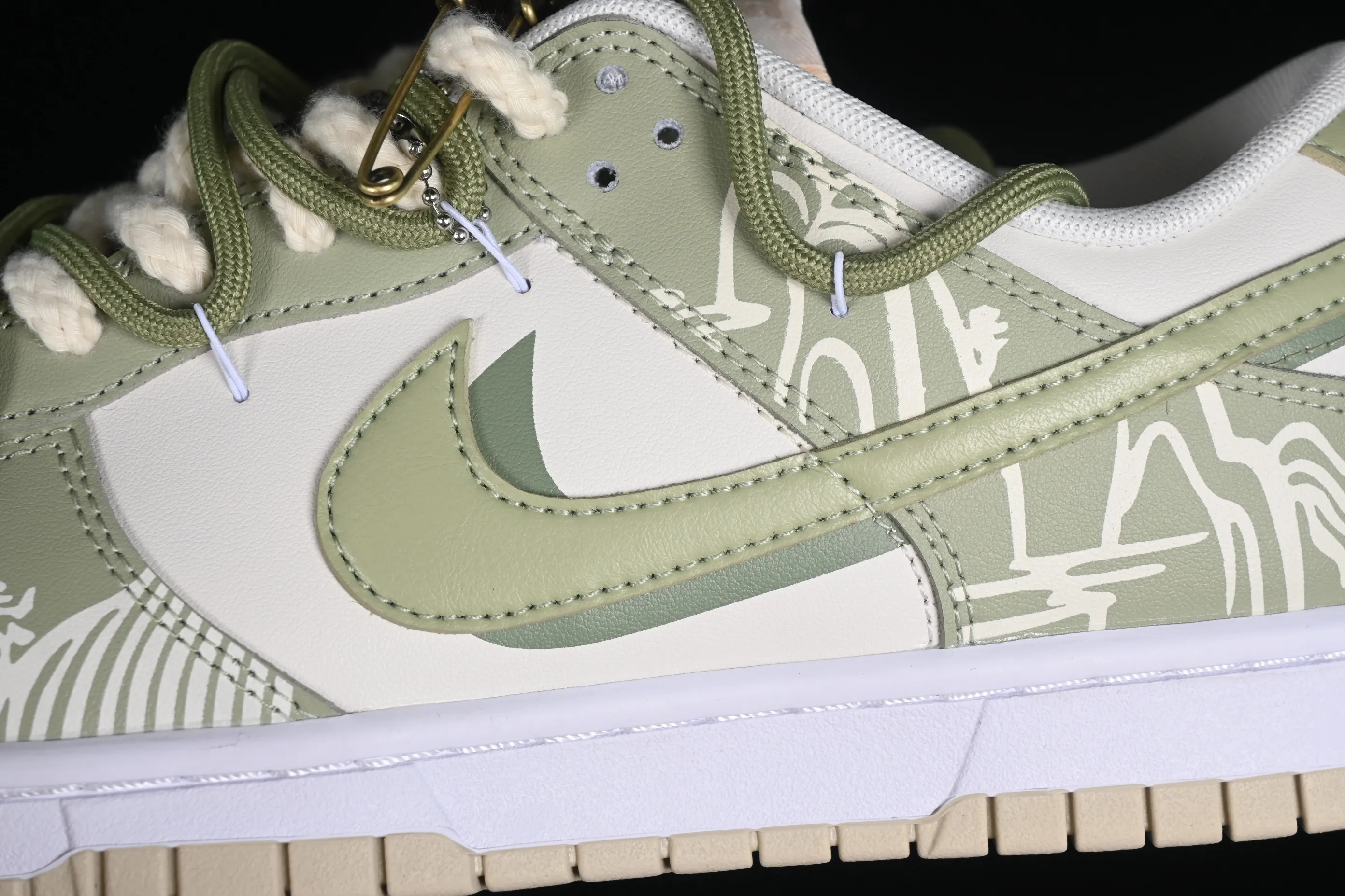 All categories Nk SB Dunk series Nk SB Dunk Low low-top sneakers Nk Dunk Low tea gift box Chinese style palace Longjing tea beige green SB strap low-top casual sneakers DV0831-003